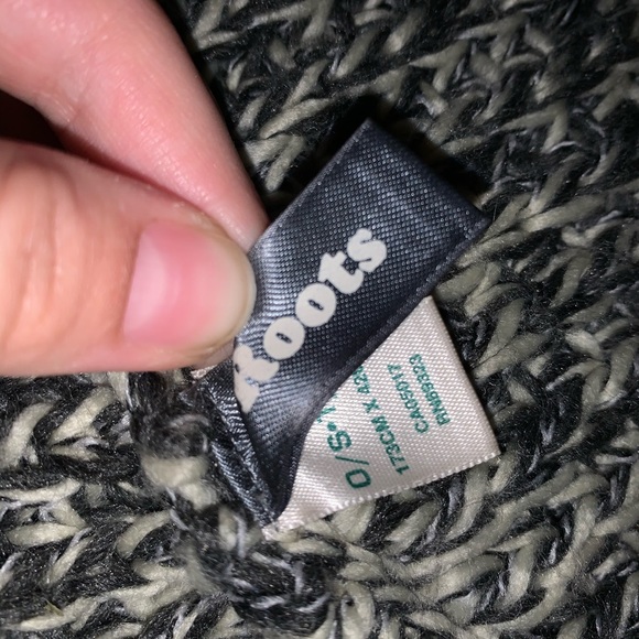 Roots Infinite Cabin Scarf! - Picture 3 of 3